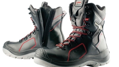 Při výběru pracovní obuvi sledujte normy a stupně ochrany